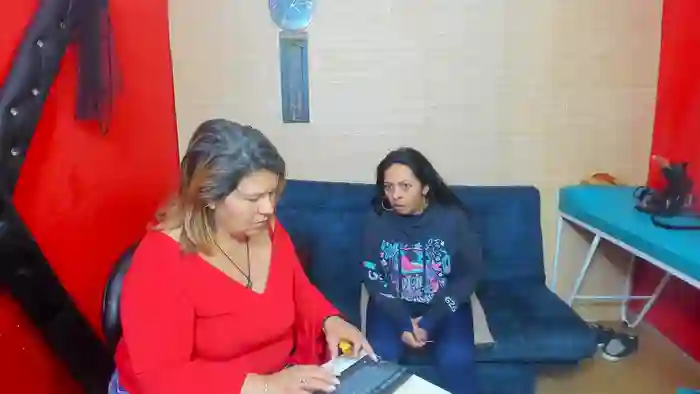 lesbiancuple