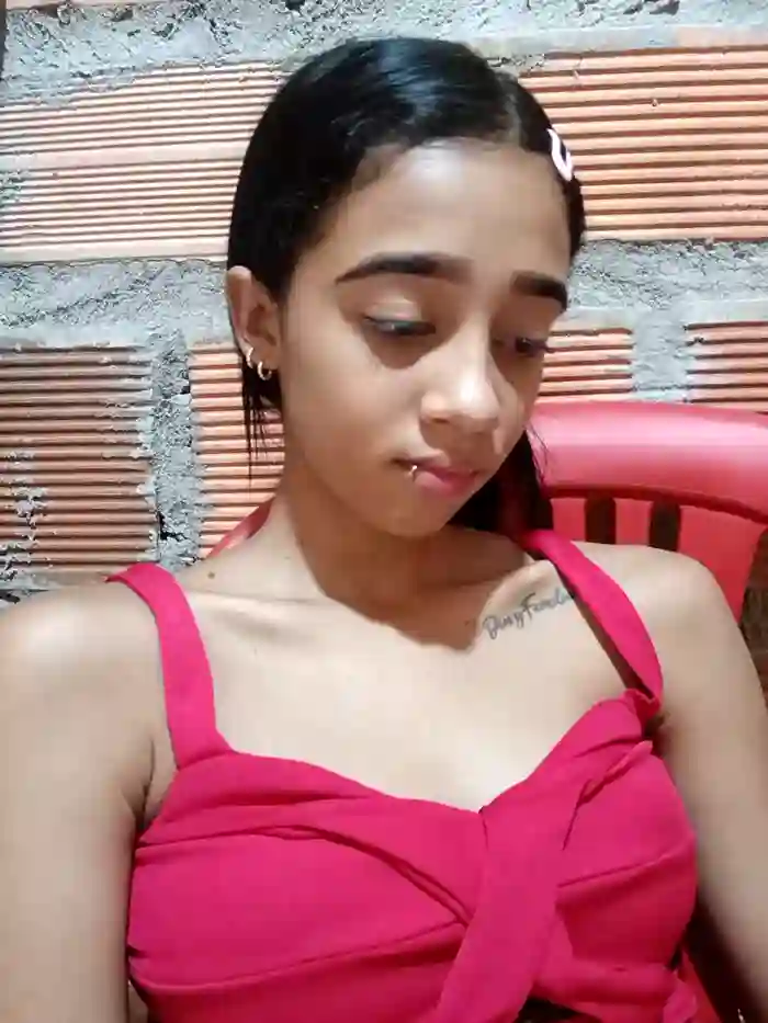 Zoe_Sweett18