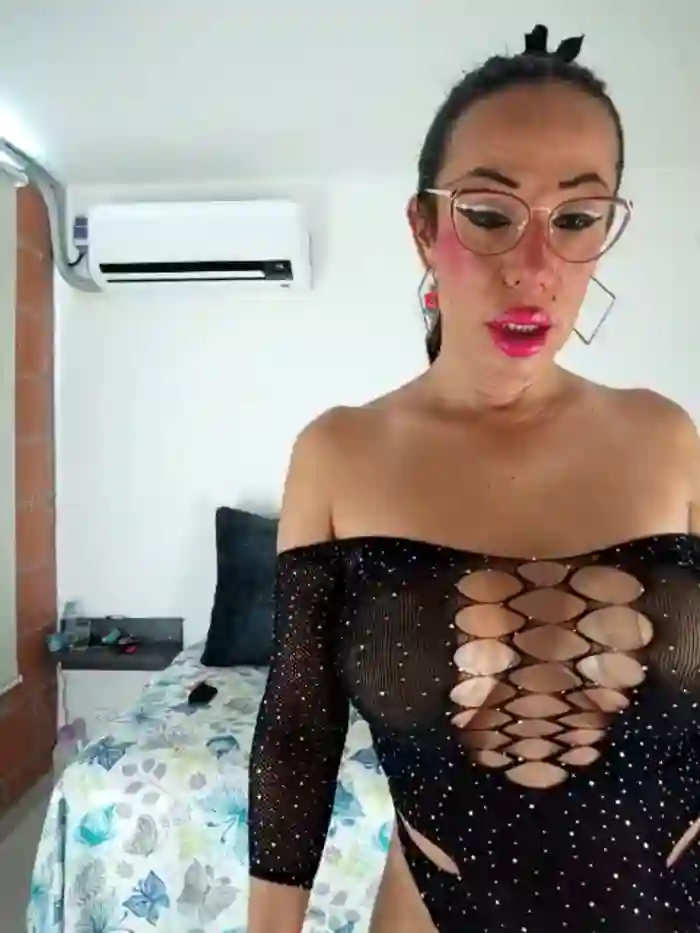 YOURSDEBORA