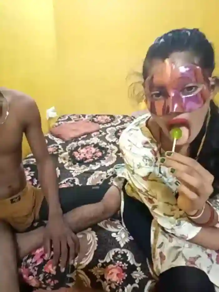 Karisma-sexy-couple