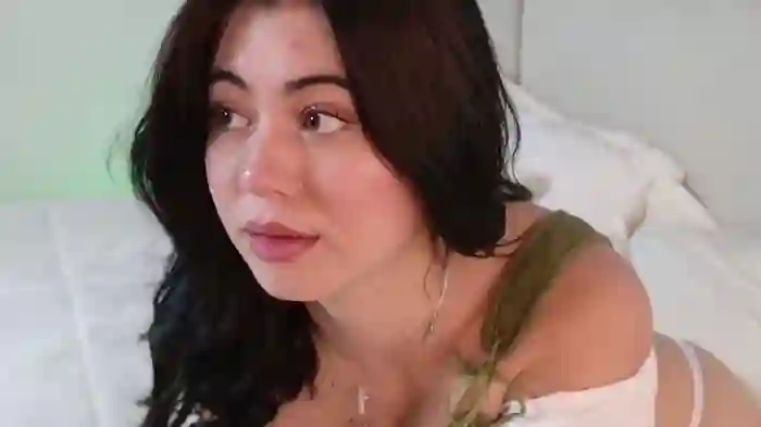 Zoe_Benson