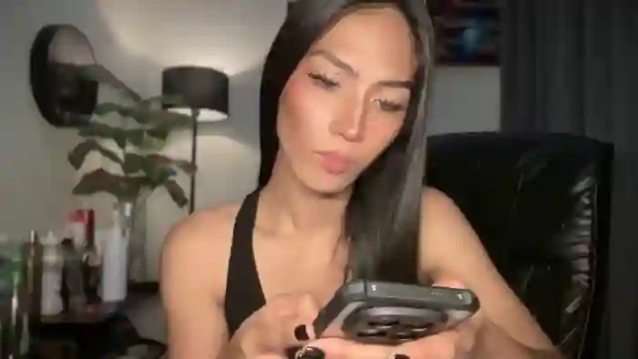 Belle_Sinclair