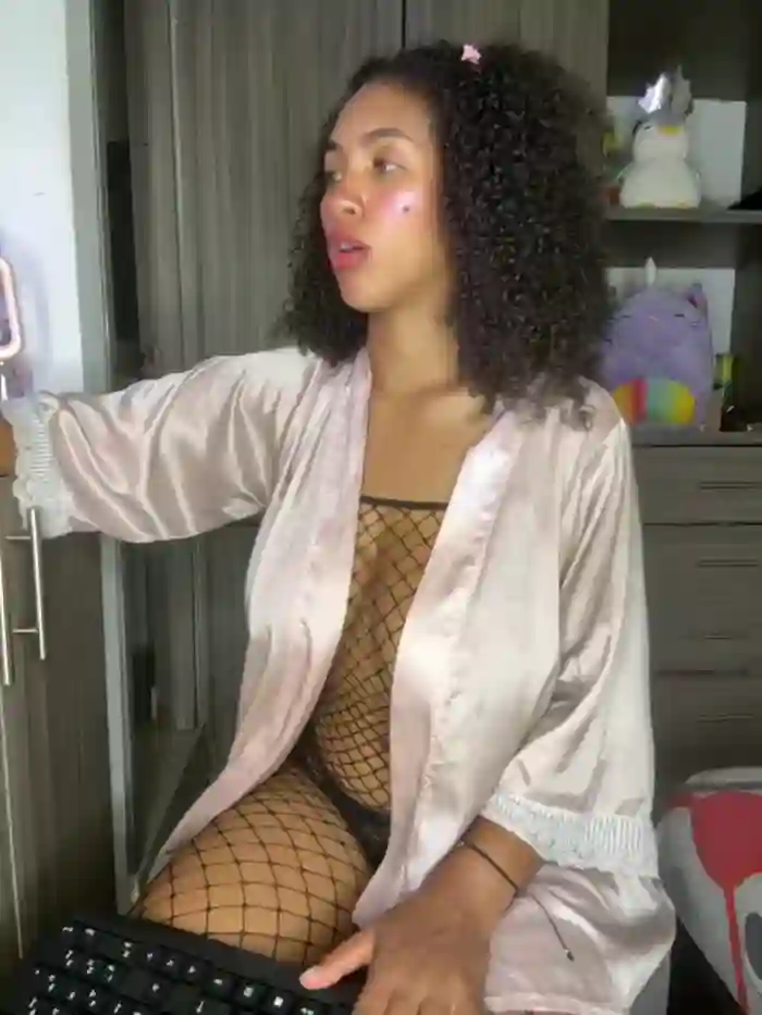 Mia_sweet80