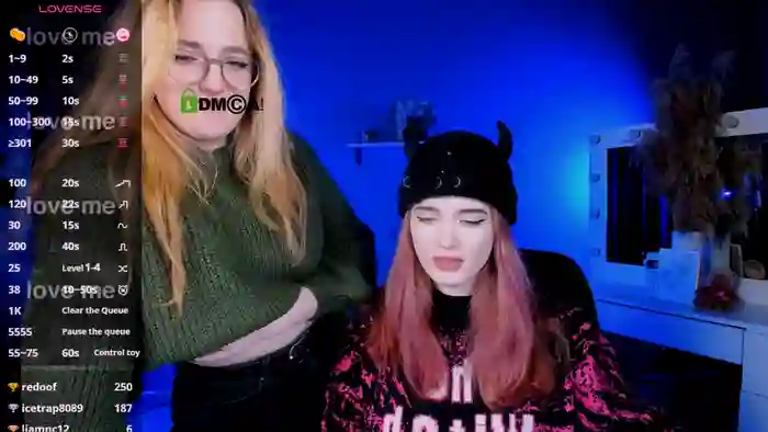 liana_kisses