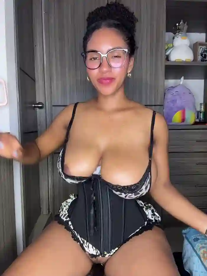 Mia_sweet80