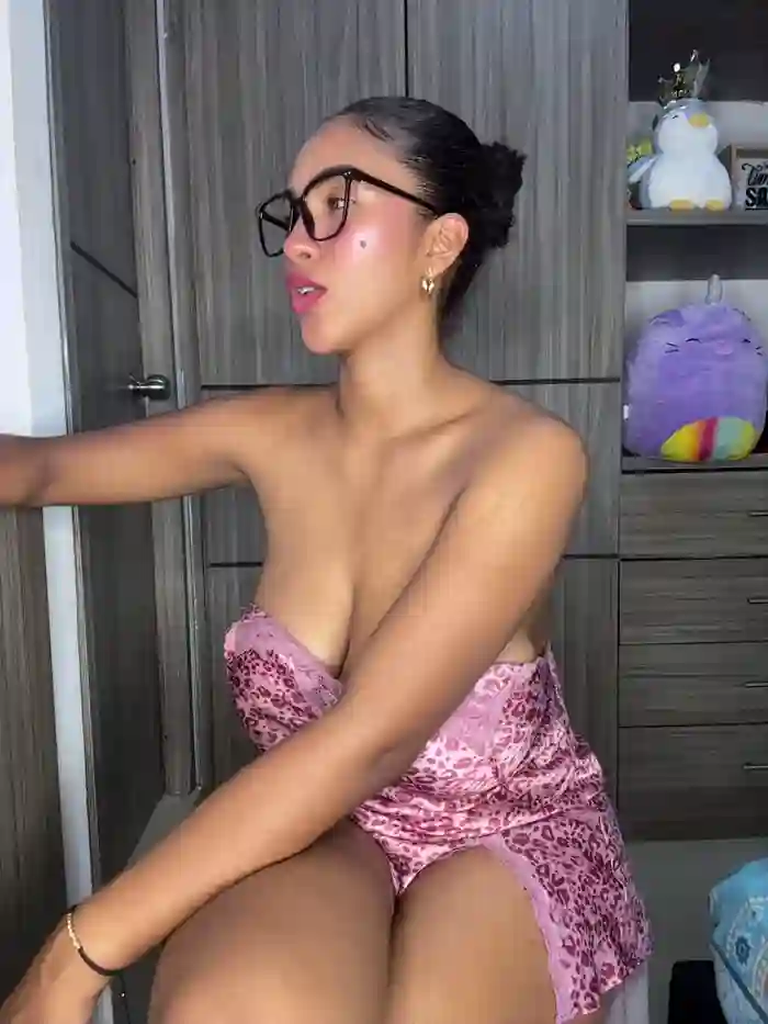 Mia_sweet80