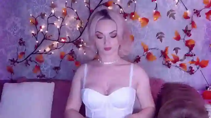 EllianaReese