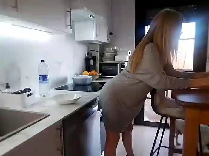 _Wiana_Your_Sexy_Neighbor