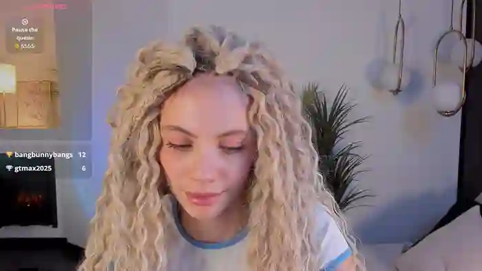 mia_silkk