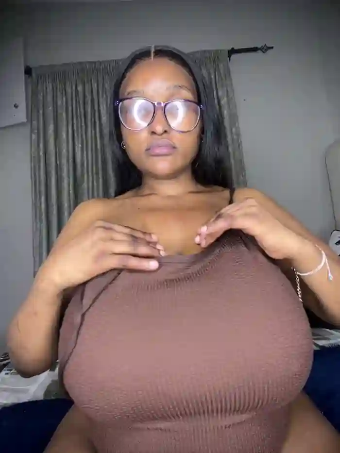 Bustygoddess32