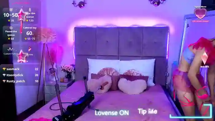 Nicole_Bond