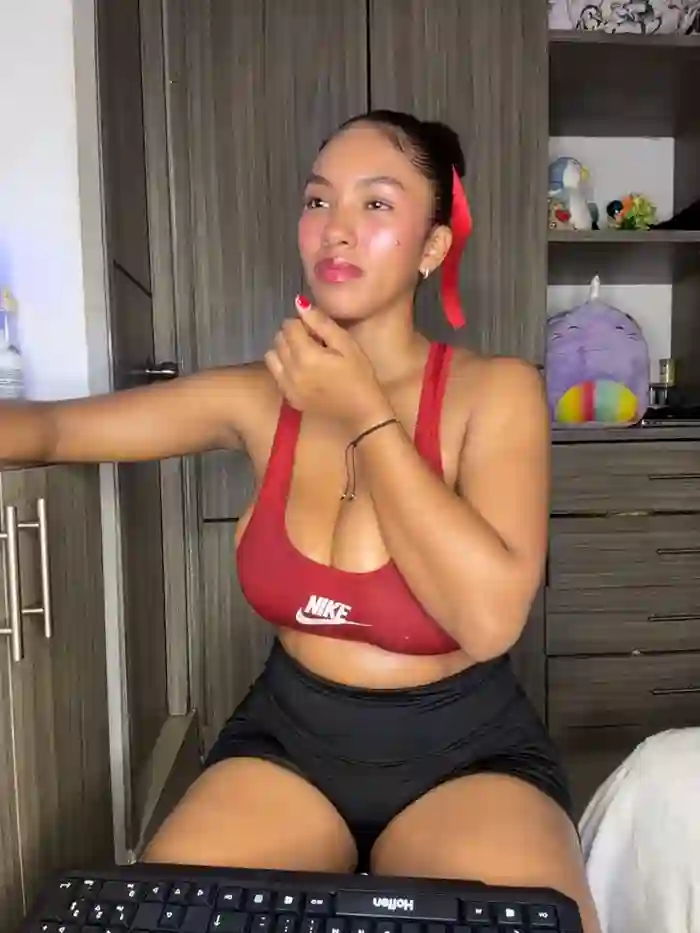 Mia_sweet80