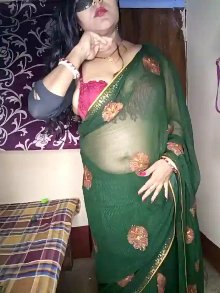 Hot_muskaan