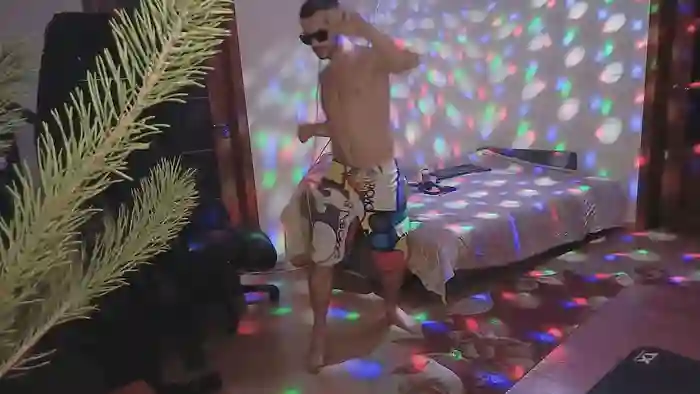 333Alone_in_theDark777