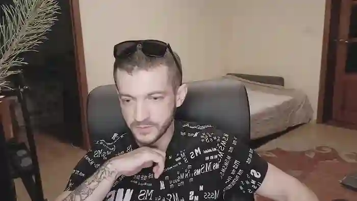 333Alone_in_theDark777