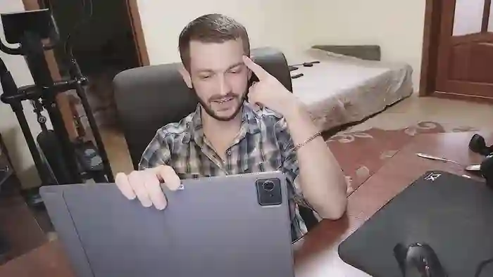 333Alone_in_theDark777