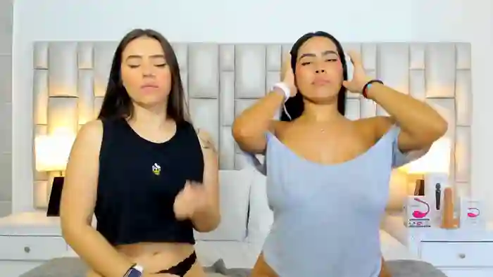 paola_katy_dicks