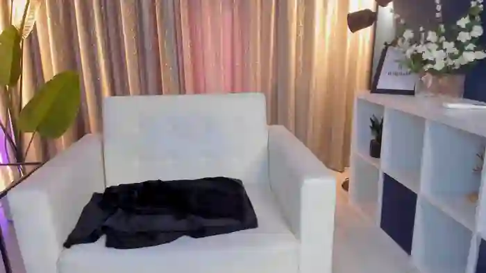 ShyHotLady